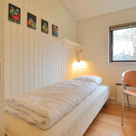 Cozy In With Outdoor Swimming Pool Holiday home *