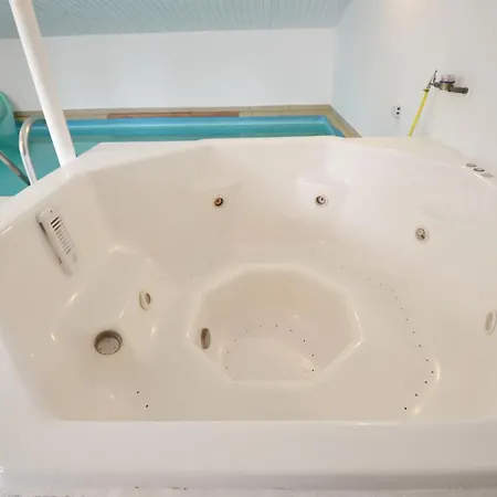 بيت للعطل Cozy In With Outdoor Swimming Pool *